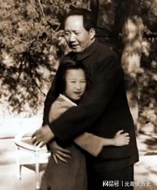 体育APP-1972年李讷怀孕，因晚上睡不着想喝安眠药，江青拒绝：用量太大了