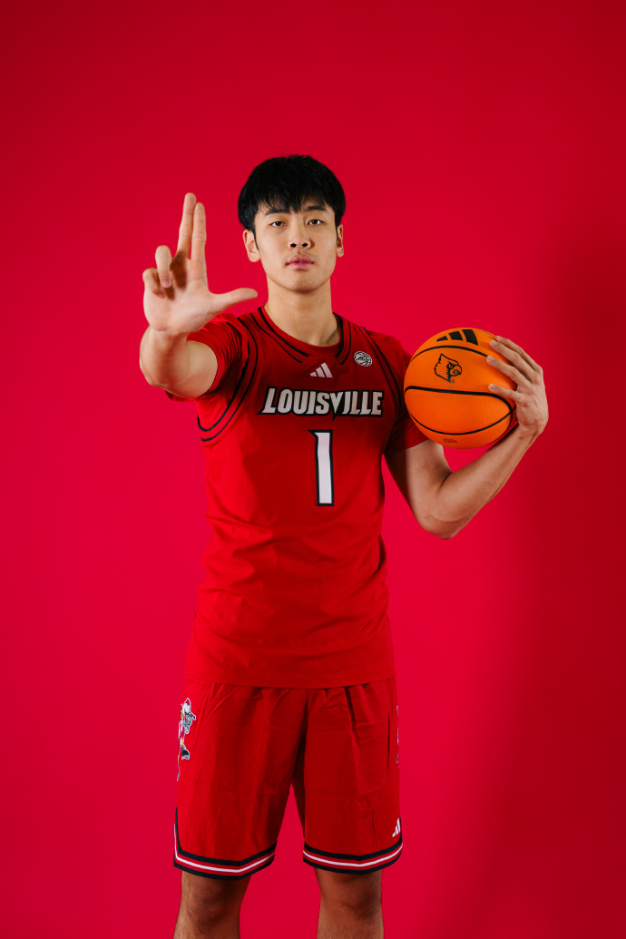 kaiyun sports-张博源加盟路易斯维尔大学！完美适配球队风格 与米切尔成为校友